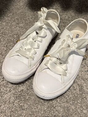 Converse White Satin Ribbon Low Top Sneakers Size 8
